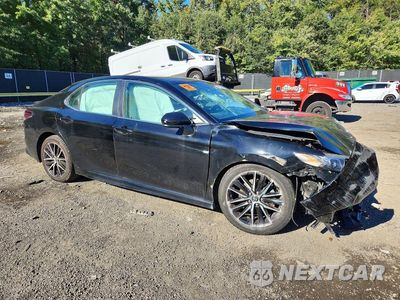 Czwarte zdjęcie samochodu z boku: 2021 TOYOTA CAMRY SE VIN:4T1G11AK3MU575236 - miniatura