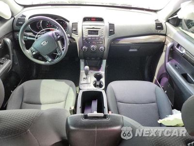 Zdjęcie 8 z 13 samochodu: 2013 KIA SORENTO LX VIN:5XYKT3A11DG345286 - miniatura