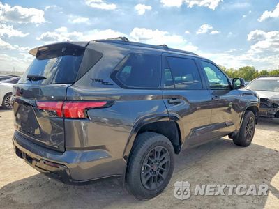 Trzecie zdjęcie samochodu z tyłu: 2026 TOYOTA SEQUOIA PLATINUM VIN:7SVAAABA7TX080993 - miniatura