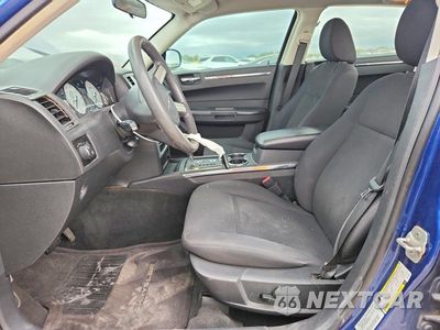 Zdjęcie 7 z 12 samochodu: 2010 CHRYSLER 300 TOURING VIN:2C3CA1CV6AH320383 - miniatura