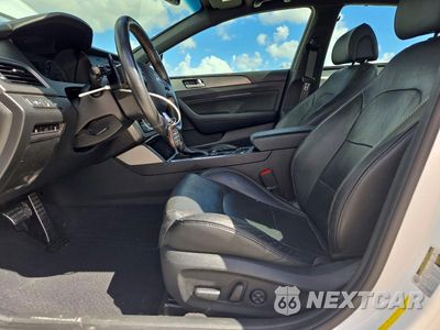 Zdjęcie 7 z 13 samochodu: 2017 HYUNDAI SONATA LIMITED 2.0T VIN:5NPE34AB4HH517904 - miniatura