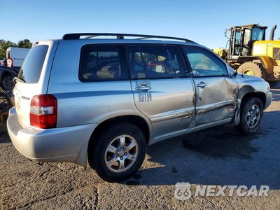 Trzecie zdjęcie samochodu z tyłu: 2005 TOYOTA HIGHLANDER BASE VIN:JTEEP21A650102717 - miniatura
