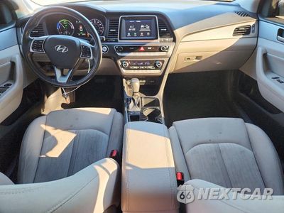 Zdjęcie 8 z 12 samochodu: 2019 HYUNDAI SONATA HYBRID SE VIN:KMHE24L34KA091683 - miniatura