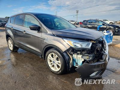 Czwarte zdjęcie samochodu z boku: 2017 FORD ESCAPE SE VIN:1FMCU0GD9HUC46748 - miniatura