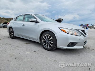 Czwarte zdjęcie samochodu z boku: 2017 NISSAN ALTIMA 2.5 SL VIN:1N4AL3AP7HC286745 - miniatura