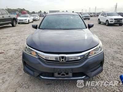 Piąte zdjęcie samochodu w środku: 2017 HONDA ACCORD LX VIN:1HGCR2F3XHA194110 - miniatura