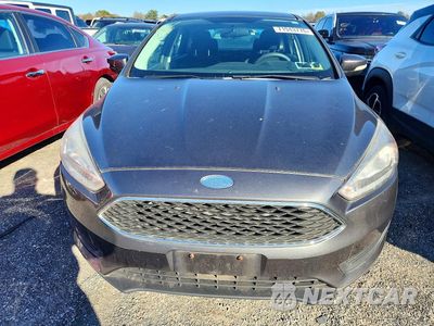 Piąte zdjęcie samochodu w środku: 2017 FORD FOCUS SE VIN:1FADP3F24HL326567 - miniatura