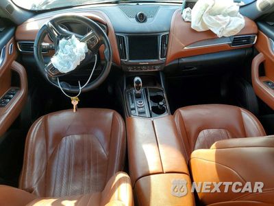 Zdjęcie 8 z 13 samochodu: 2017 MASERATI LEVANTE VIN:ZN661XUA2HX212399 - miniatura