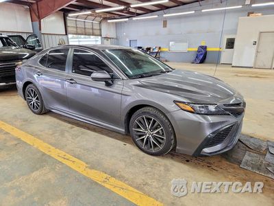 Czwarte zdjęcie samochodu z boku: 2021 TOYOTA CAMRY SE VIN:4T1G11AK8MU521723 - miniatura
