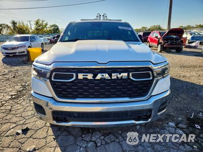 Piąte zdjęcie samochodu w środku: 2025 RAM 1500 BIG HORN/LONE STAR VIN:1C6RRFFG5SN656373 - miniatura