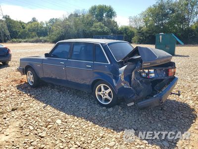 Drugie zdjęcie samochodu z przodu: 1985 VOLVO 244 DL VIN:YV1AX8841F1128380 - miniatura