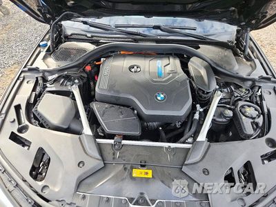 Zdjęcie 11 z 12 samochodu: 2023 BMW 530XE VIN:WBA33AG09PCN66650 - miniatura
