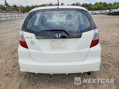 Zdjęcie 6 z 12 samochodu: 2013 HONDA FIT VIN:JHMGE8H31DC063575 - miniatura