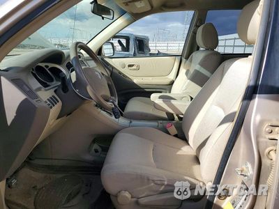 Zdjęcie 7 z 12 samochodu: 2005 TOYOTA HIGHLANDER BASE VIN:JTEGP21A450044695 - miniatura