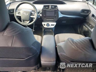 Zdjęcie 8 z 12 samochodu: 2016 TOYOTA PRIUS TWO VIN:JTDKBRFUXG3007953 - miniatura