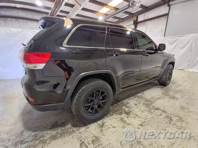 Trzecie zdjęcie samochodu z tyłu: 2019 JEEP GRAND CHEROKEE LAREDO VIN:1C4RJEAG7KC732432 - miniatura