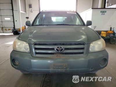 Piąte zdjęcie samochodu w środku: 2004 TOYOTA HIGHLANDER BASE VIN:JTEEP21A740006285 - miniatura