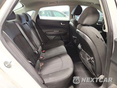 Zdjęcie 10 z 12 samochodu: 2017 KIA OPTIMA LX VIN:5XXGT4L37HG153357 - miniatura