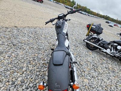 Zdjęcie 6 z 9 samochodu: 2017 HONDA VT1300 CX VIN:JH2SC6121HK200590 - miniatura
