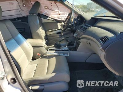 Zdjęcie 7 z 12 samochodu: 2010 HONDA ACCORD EXL VIN:1HGCP2F8XAA068093 - miniatura