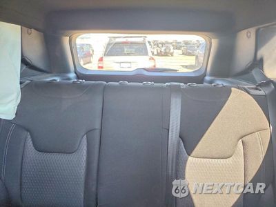 Zdjęcie 10 z 13 samochodu: 2021 JEEP RENEGADE LATITUDE VIN:ZACNJDBB2MPN30282 - miniatura