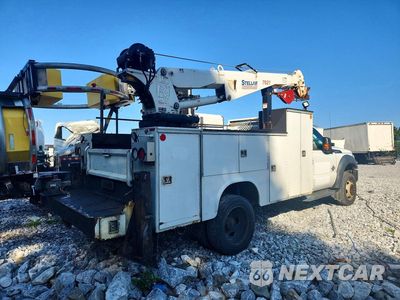 Trzecie zdjęcie samochodu z tyłu: 2014 FORD F550 SUPER DUTY VIN:1FDUF5GTXEEA58281 - miniatura