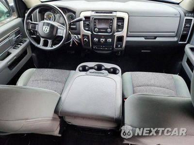 Zdjęcie 8 z 12 samochodu: 2015 RAM 3500 SLT VIN:3C63R3HT4FG704393 - miniatura