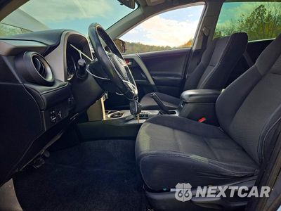 Zdjęcie 7 z 14 samochodu: 2016 TOYOTA RAV4 XLE VIN:2T3RFREV4GW472402 - miniatura