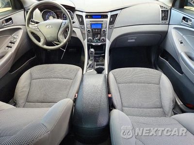 Zdjęcie 8 z 12 samochodu: 2012 HYUNDAI SONATA GLS VIN:5NPEB4AC9CH469238 - miniatura