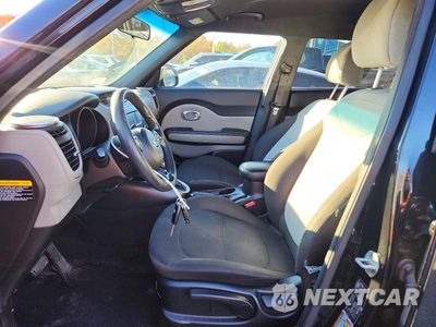 Zdjęcie 7 z 12 samochodu: 2016 KIA SOUL BASE VIN:KNDJN2A21G7854496 - miniatura