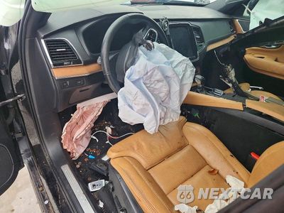 Zdjęcie 8 z 13 samochodu: 2018 VOLVO XC90 T6 VIN:YV4A22PL7J1386371 - miniatura