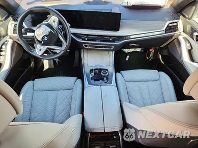 Zdjęcie 8 z 13 samochodu: 2025 BMW X7 XDRIVE40I VIN:5UX23EM0XS9Y59889 - miniatura