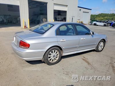 Trzecie zdjęcie samochodu z tyłu: 2004 HYUNDAI SONATA GLS VIN:KMHWF35HX4A074465 - miniatura