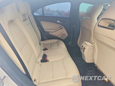 Zdjęcie 10 z 12 samochodu: 2018 MERCEDES-BENZ CLA 250 VIN:WDDSJ4EB3JN686519 - miniatura