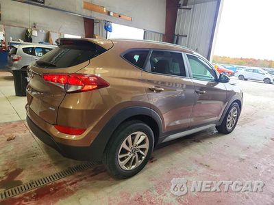 Trzecie zdjęcie samochodu z tyłu: 2017 HYUNDAI TUCSON SE PLUS VIN:KM8J3CA41HU452649 - miniatura