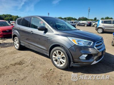 Czwarte zdjęcie samochodu z boku: 2019 FORD ESCAPE SE VIN:1FMCU9GD2KUB91328 - miniatura