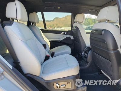 Zdjęcie 11 z 13 samochodu: 2023 BMW X7 XDRIVE40I VIN:5UX23EM02P9P56960 - miniatura