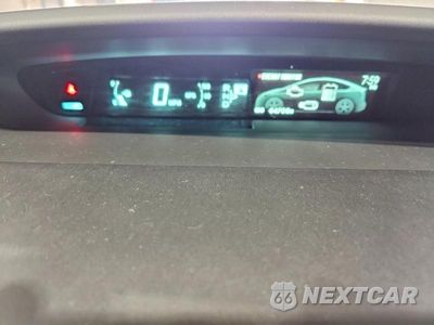 Zdjęcie 9 z 12 samochodu: 2013 TOYOTA PRIUS TWO VIN:JTDKN3DU0D0353160 - miniatura