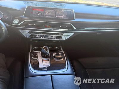 Zdjęcie 13 z 15 samochodu: 2019 BMW 750 XI VIN:WBA7F2C56K8240643 - miniatura