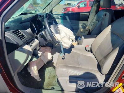 Zdjęcie 7 z 12 samochodu: 2010 TOYOTA HIGHLANDER SE VIN:5TDKK3EH1AS010280 - miniatura