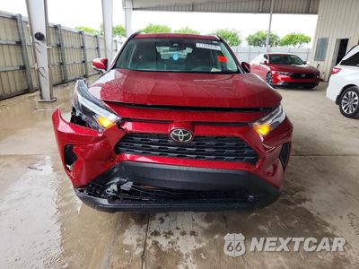Piąte zdjęcie samochodu w środku: 2024 TOYOTA RAV4 XLE VIN:2T3W1RFV1RW301187 - miniatura