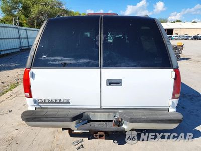 Zdjęcie 6 z 13 samochodu: 2001 CHEVROLET SUBURBAN C1500 VIN:1GNEC16R1TJ332219 - miniatura