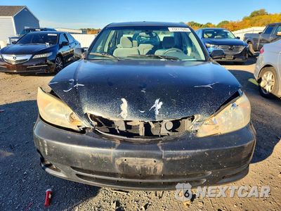 Piąte zdjęcie samochodu w środku: 2003 TOYOTA CAMRY LE VIN:JTDBE32K430238996 - miniatura