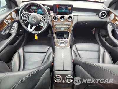 Zdjęcie 8 z 12 samochodu: 2019 MERCEDES-BENZ C 300 4MATIC VIN:55SWF8EB7KU297983 - miniatura