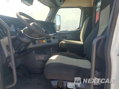 Zdjęcie 7 z 13 samochodu: 2021 FREIGHTLINER CASCADIA 126 SEMI TRUCK VIN:3AKJHLDV2MDMT6388 - miniatura