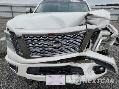 Zdjęcie 11 z 12 samochodu: 2016 NISSAN TITAN XD PLATINUM RESERVE VIN:1N6BA1F44GN516149 - miniatura