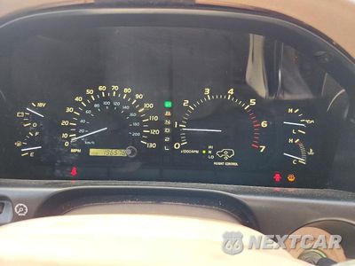 Zdjęcie 9 z 13 samochodu: 2002 LEXUS LX 470 VIN:JTJHT00W323517242 - miniatura
