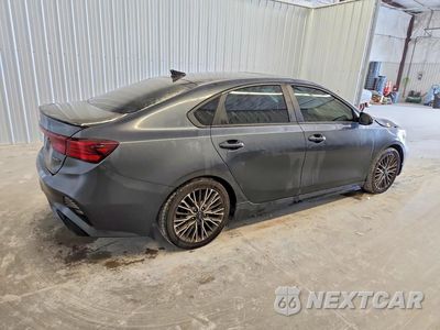 Trzecie zdjęcie samochodu z tyłu: 2022 KIA FORTE GT LINE VIN:3KPF54AD3NE444508 - miniatura