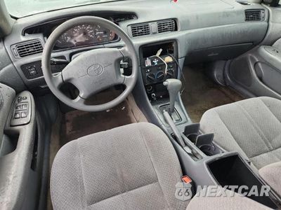Zdjęcie 8 z 12 samochodu: 2001 TOYOTA CAMRY LE VIN:4T1BG22K21U850426 - miniatura
