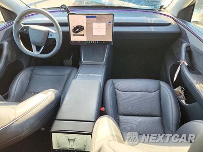 Zdjęcie 8 z 13 samochodu: 2026 TESLA MODEL Y VIN:7SAYGDED8TF398200 - miniatura
